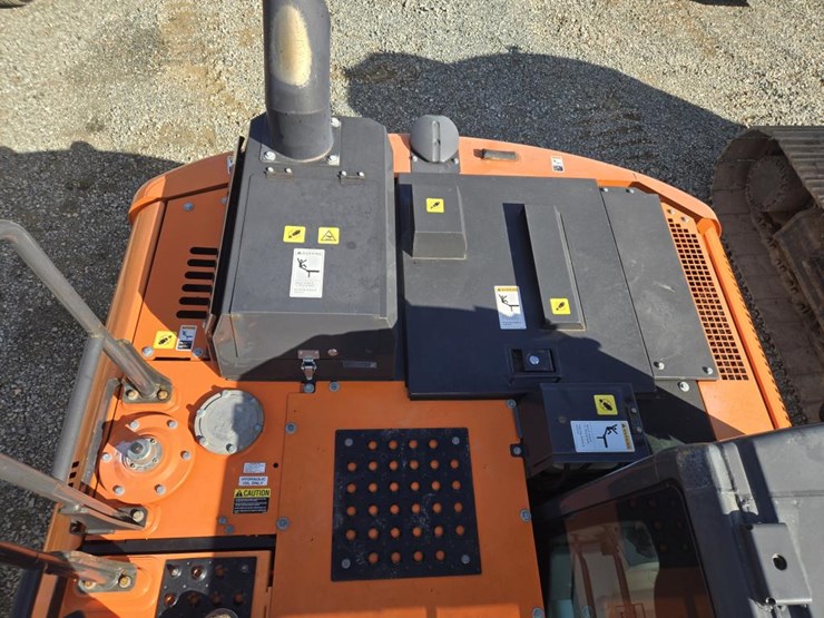 hitachi-zx130-image-29