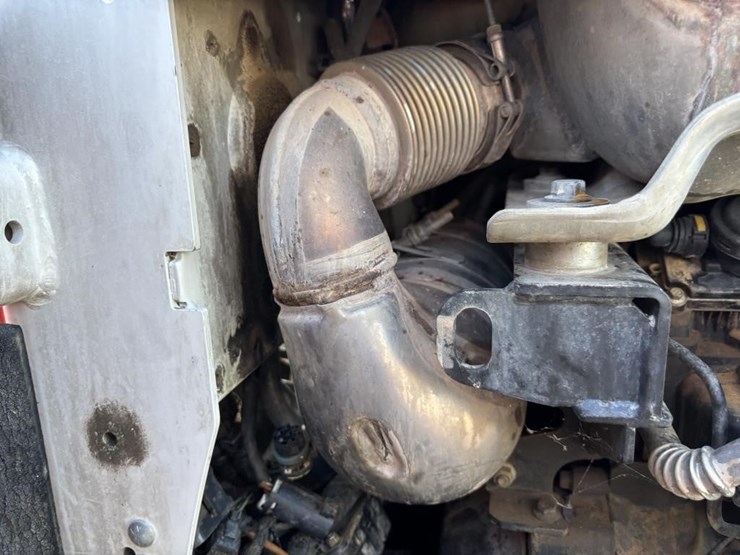 2021-bobcat-t770-image-40