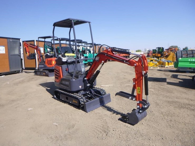 2025-agt-mx15rx-hydraulic-excavator-image-2