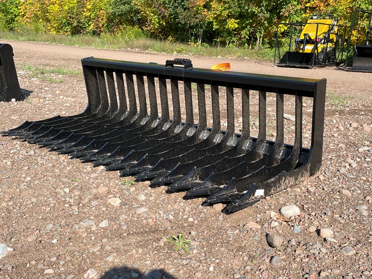 #8226-•-new-kc-72"-skid-steer-skeleton-bucket-image-9