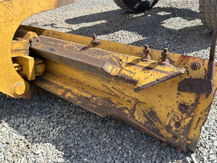 deere-770bh-image-34