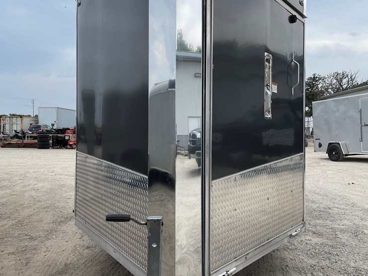 #1026-•-2019-forest-river-23'-v-nose-aluminum-trailer-(has-wi-title)-image-2