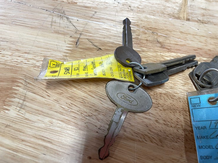 #5518-•-vintage-auto-keys-(cw)-image-10