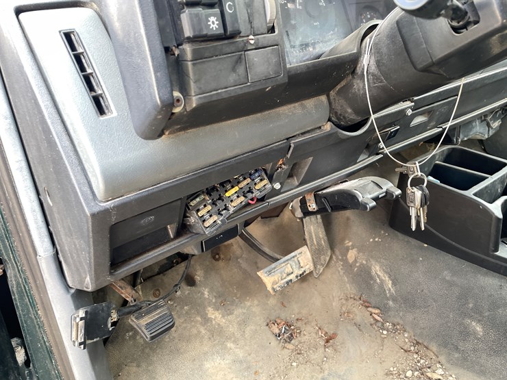 1990-gmc-sierra-3500-image-32