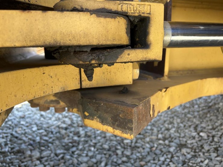 caterpillar-cb54-image-27