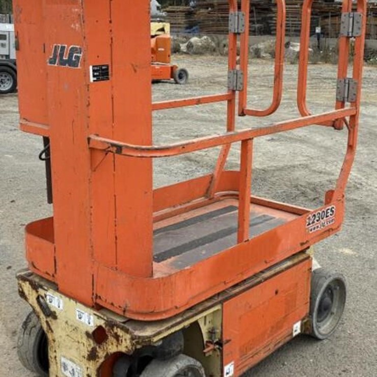2010 JLG 1230ES