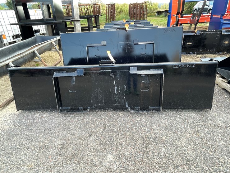 #3006-•-skid-steer-7'-6"-dirt-bucket-image-4