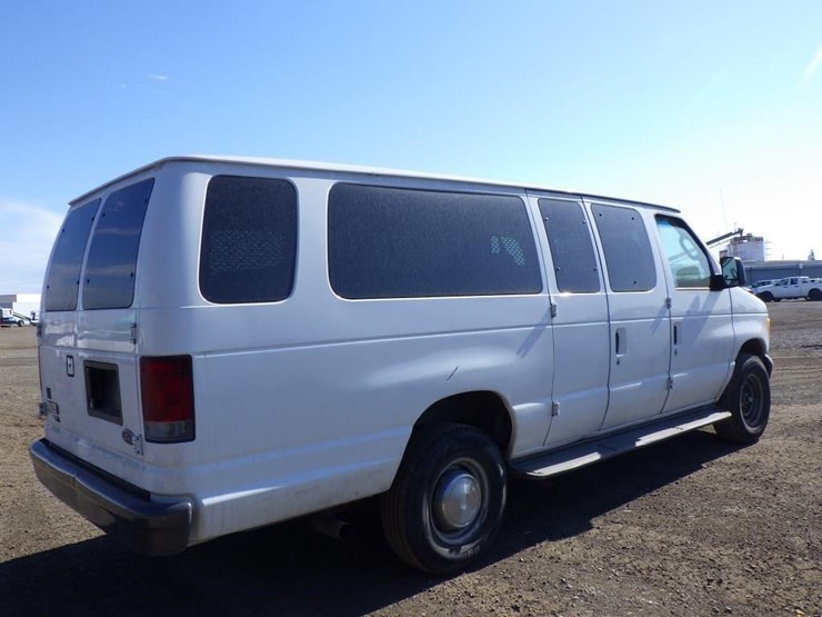 2006-ford-econoline-350-image-3
