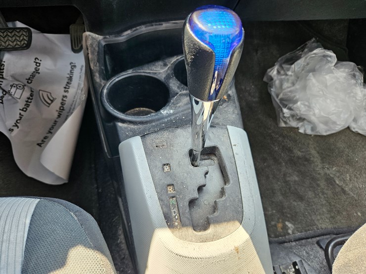 #16993-•-2012-toyota-prius-c-passenger-car-image-39