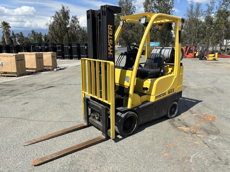 2010-hyster-s40ft5-forklift-image-1
