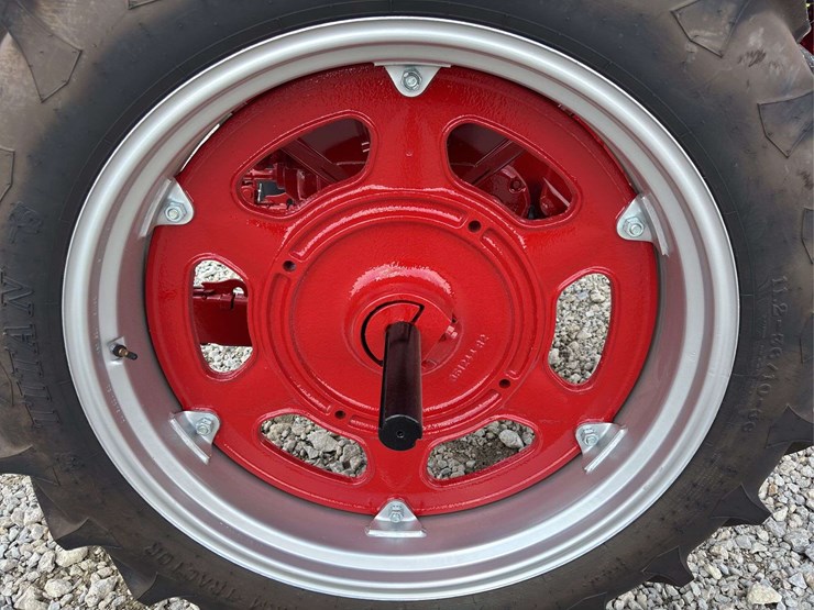 farmall-240-image-24
