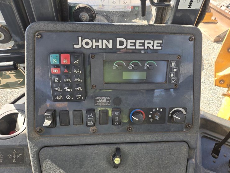 2015-deere-310sl-hl-image-78