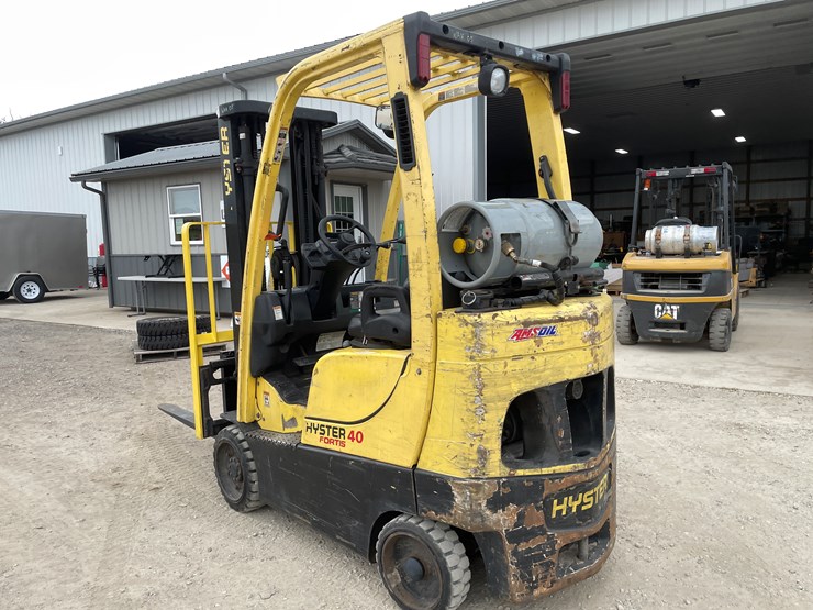 #1036-•-hyster-40-3,750lb-lp-forklift-image-7