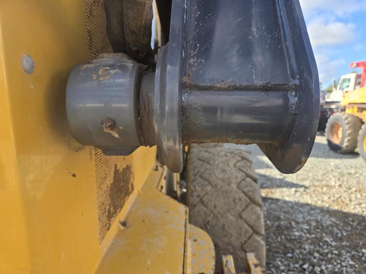 deere-324g-image-28