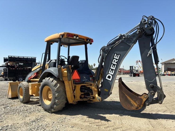 2018-deere-310l-image-4