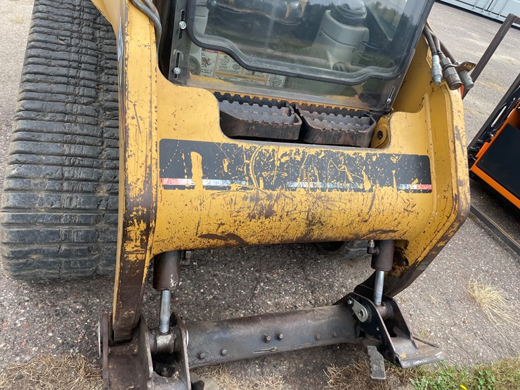 2002-caterpillar-257-image-24