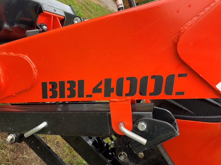 #8065-•-2024-bad-boy-4035ch-4wd-tractor-with-front-mount-berco-66"-snowblower-image-17