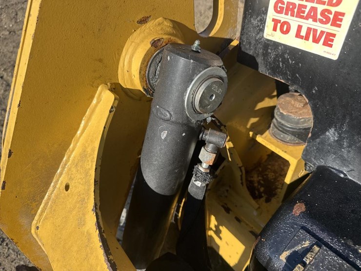 caterpillar-226d3-image-24