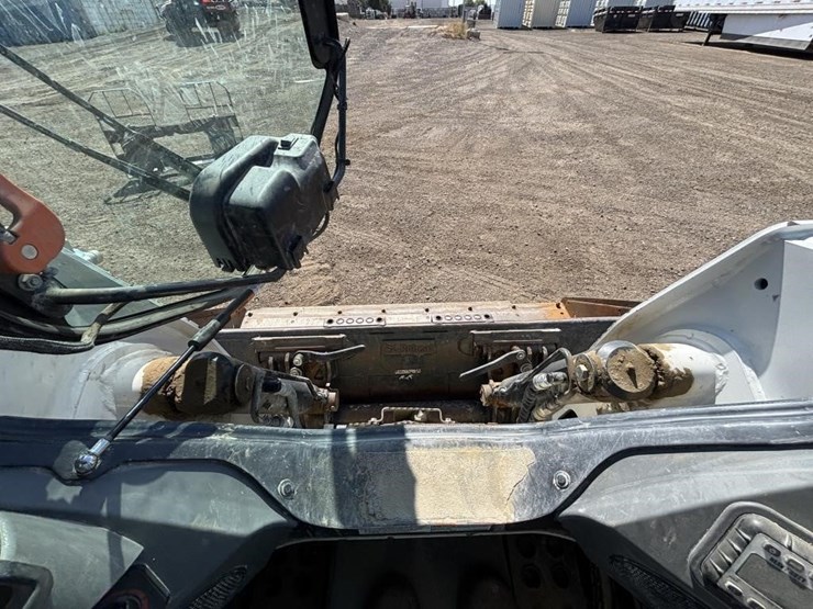2022-bobcat-s850-image-28