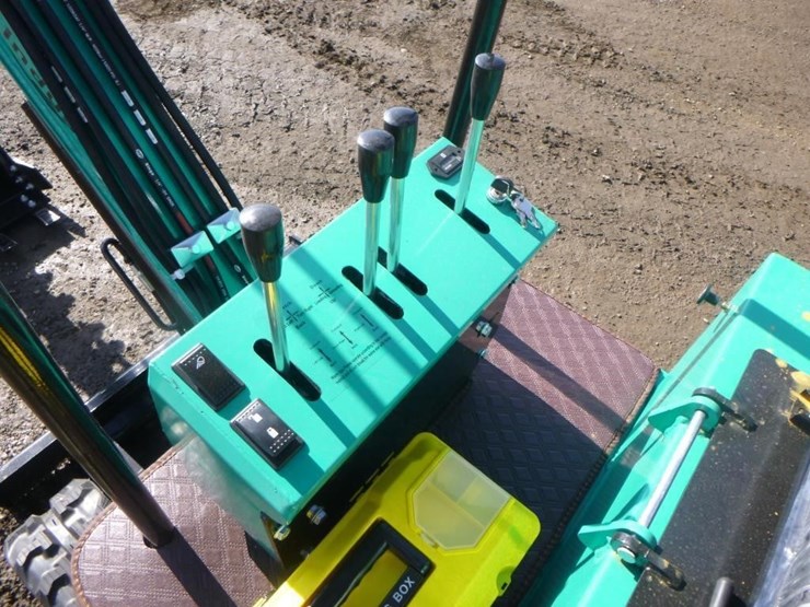 2025-agt-mh12rx-hydraulic-excavator-image-21