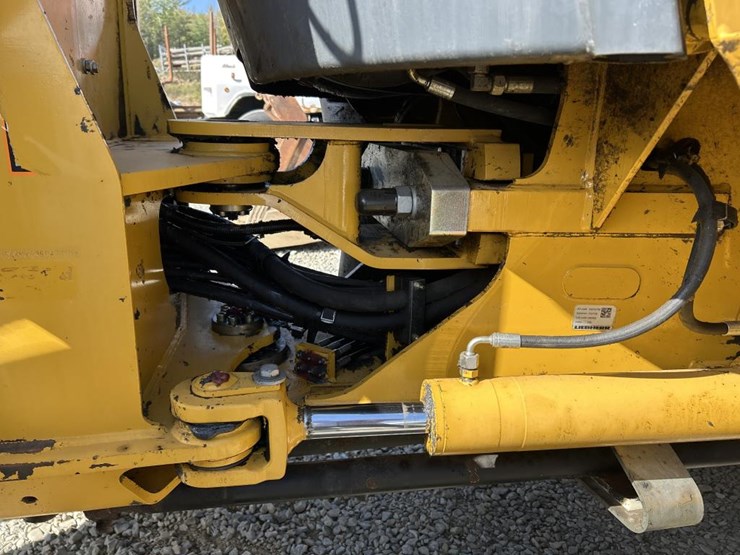 2016-deere-344k-image-31