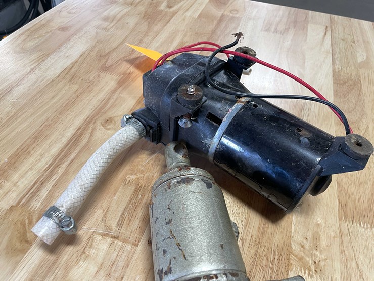 #5517-•-12v-pump-and-hydraulic-jack-(cw)-image-10