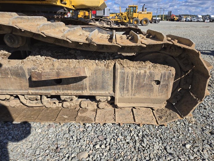 komatsu-pc210-lc-10-image-67