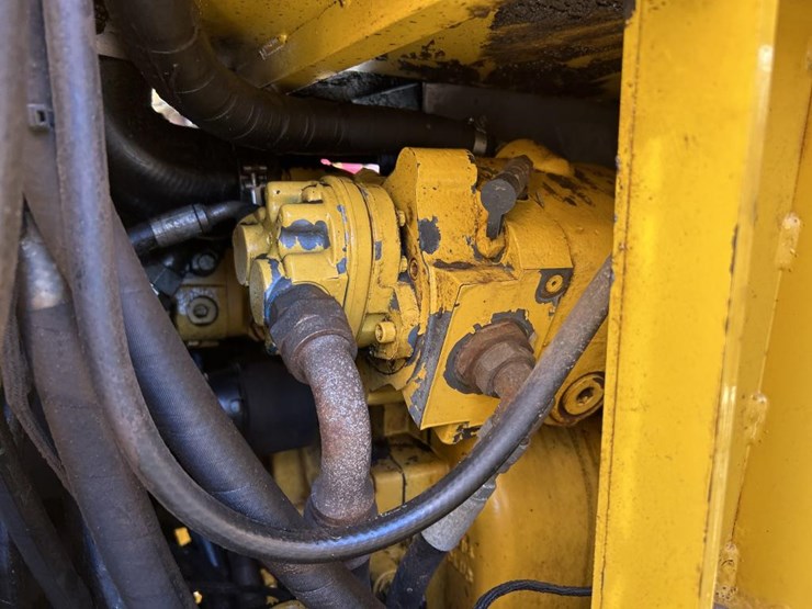 2001-deere-772ch-image-101