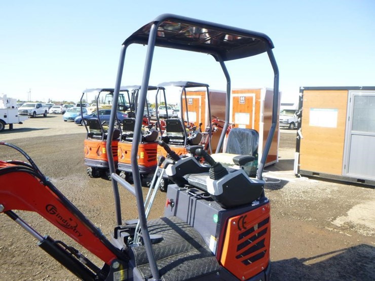 2025-agt-mx15rx-hydraulic-excavator-image-18