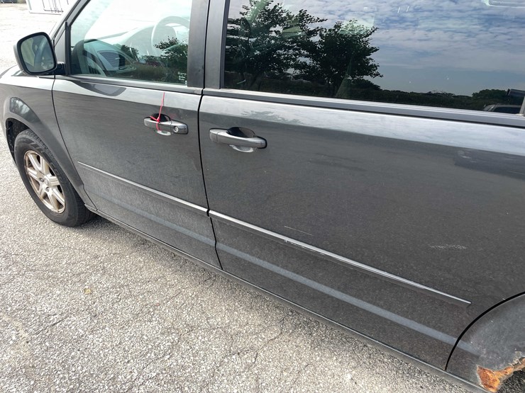 2012-dodge-caravan-image-32