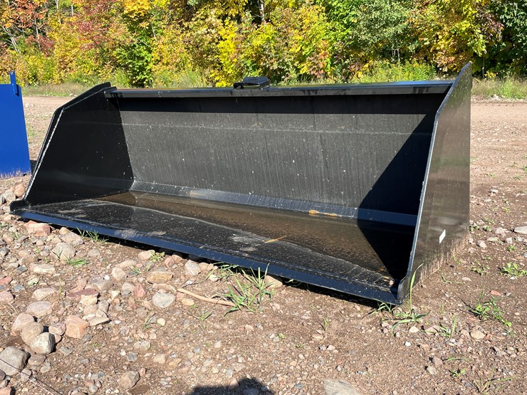 #8233-•-new-kc-84"-skid-steer-snow-or-litter-bucket-image-1