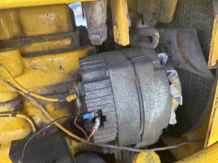 john-deere-300-image-31