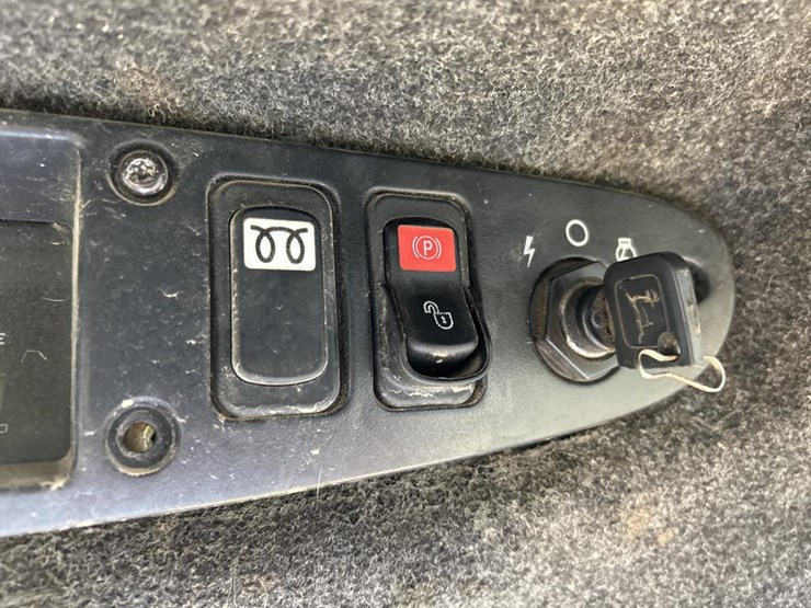 deere-240-image-35