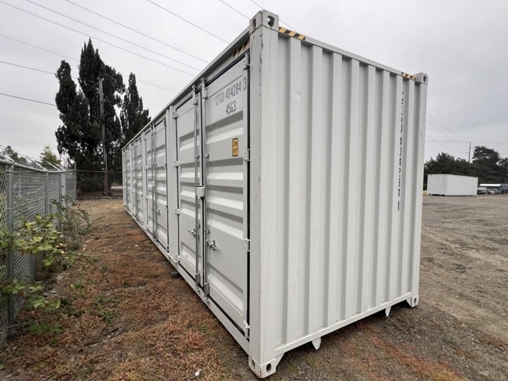 2025-40'-high-cube-shipping-container-image-4