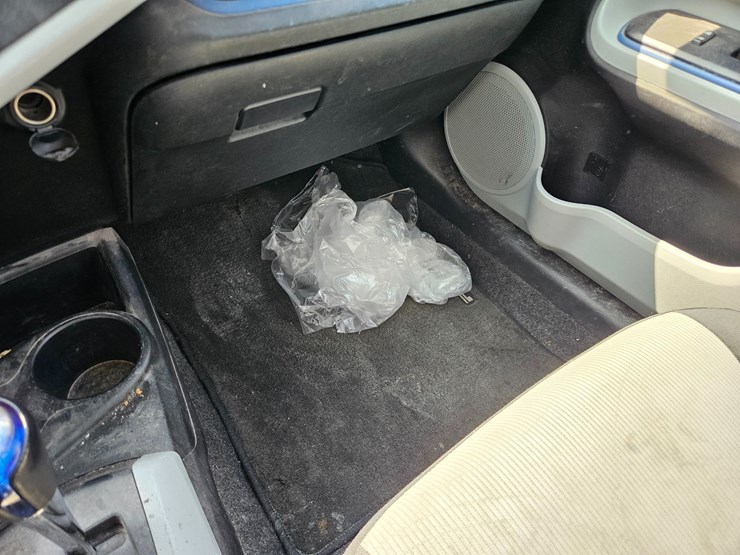 #16993-•-2012-toyota-prius-c-passenger-car-image-29