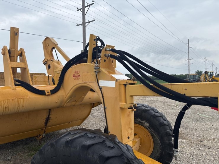 caterpillar-60-image-10