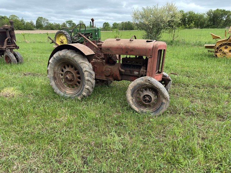 silver-king-r38-tractor-image-1