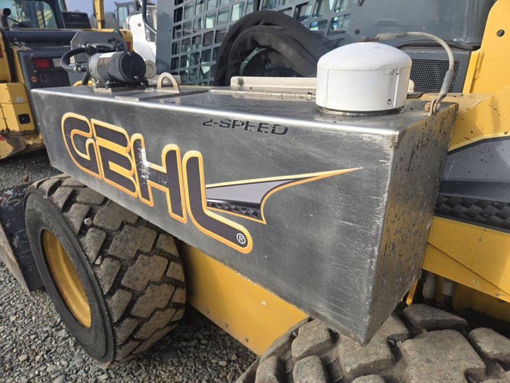 2019-gehl-v420-image-24