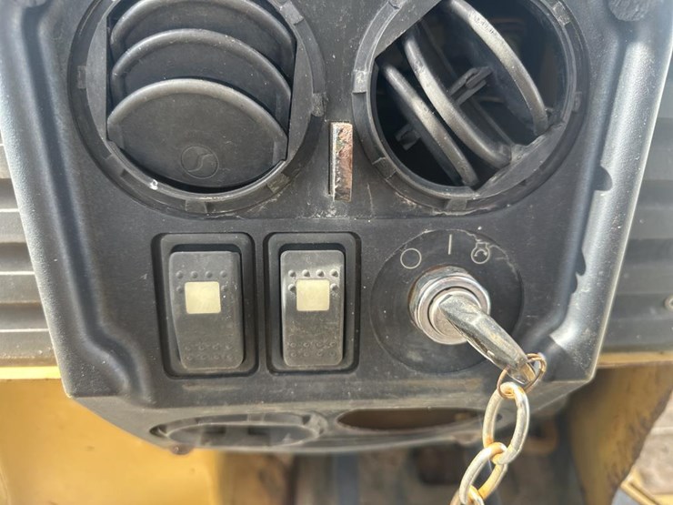 caterpillar-d4g-image-27