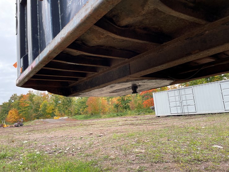 #8104-•-1982-accrt.-40'-3-axle-open-top-gondola-scrap-hauling-trailer-(has-mi-title)-image-12
