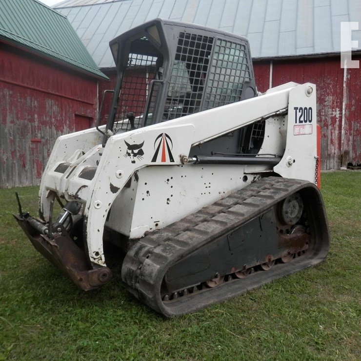 2002 BOBCAT T200