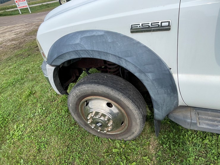 2006-ford-f550-image-14