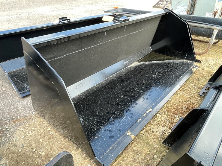 #3007-•-skid-steer-7'-dirt-bucket-image-2