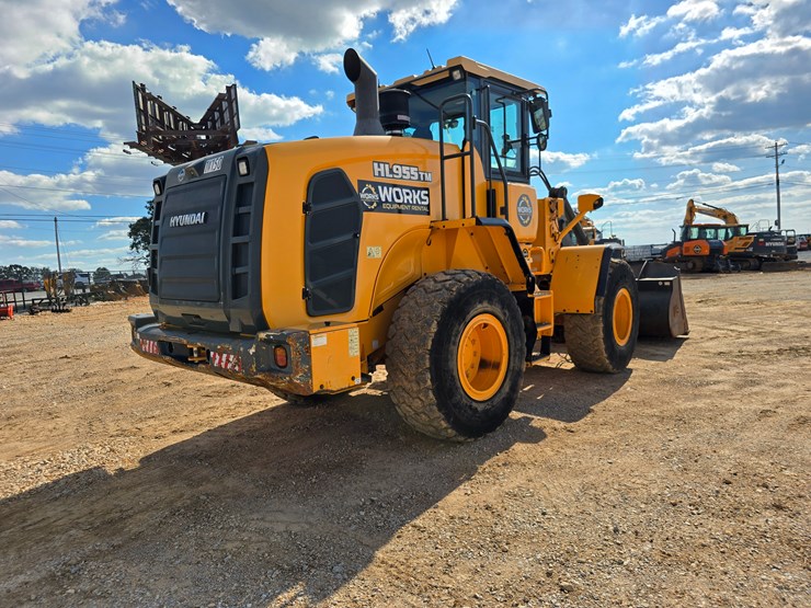 2019-hyundai-hl955tm-image-23
