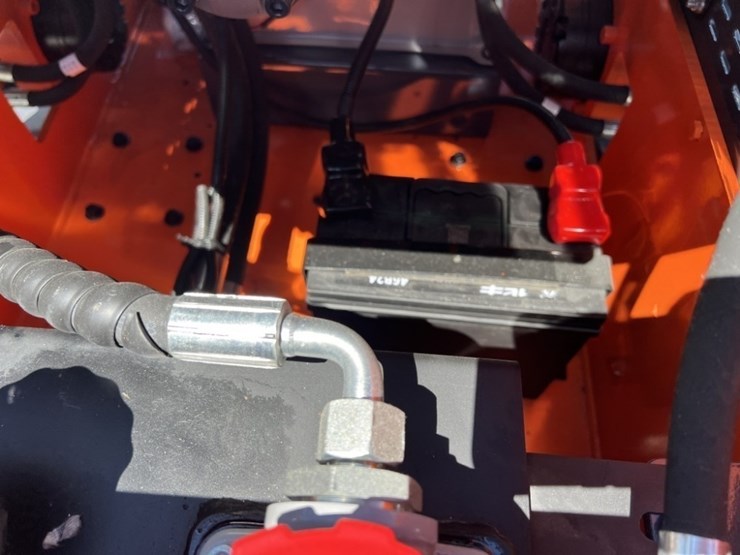2025-tpm-t460-mini-compact-track-loader-image-17