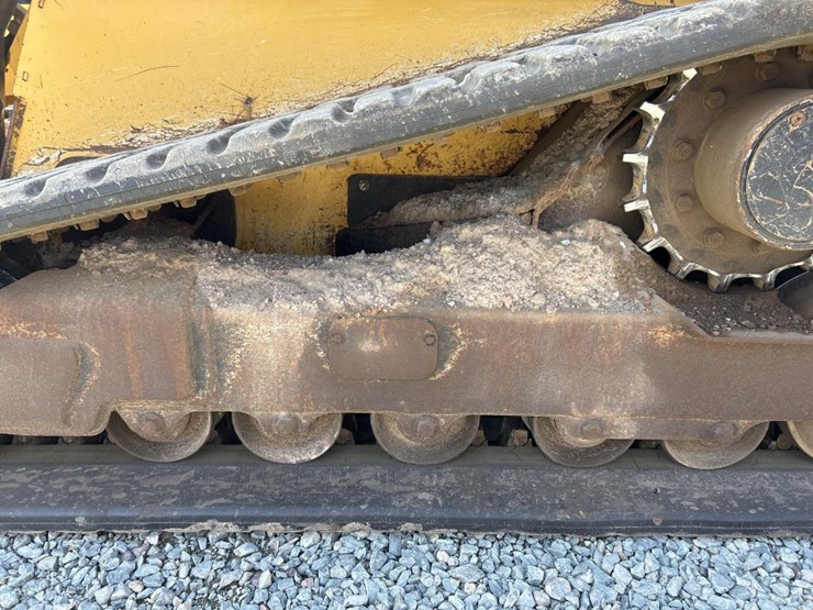2018-deere-333g-image-60