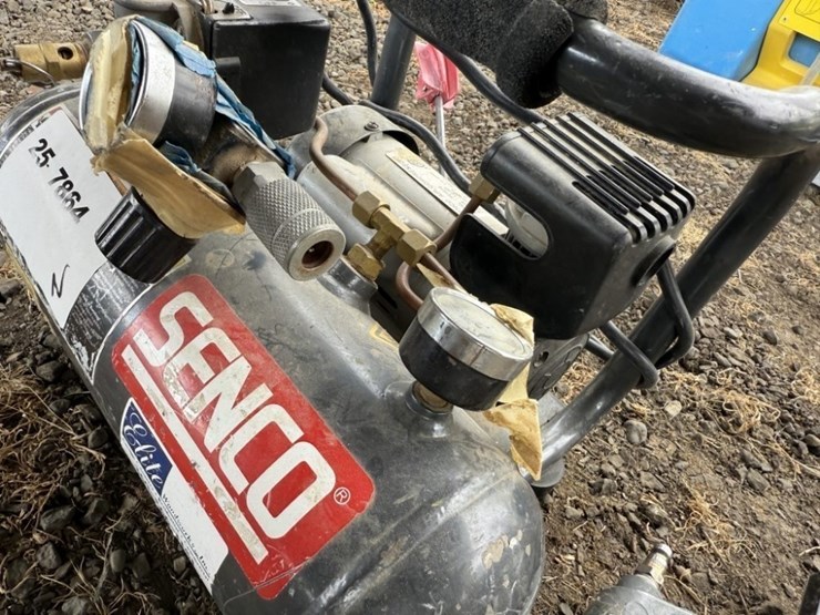 senco-air-compressor-&-senco-stapler-image-7
