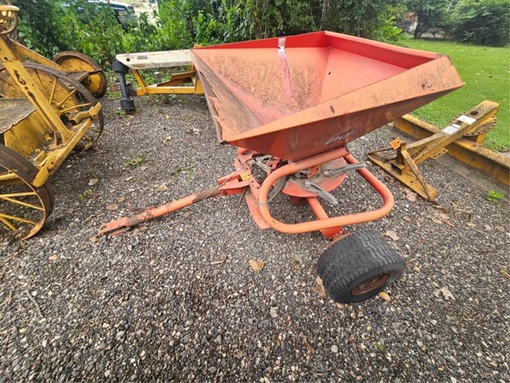 #2025-•-lely-towable-spreader-image-2