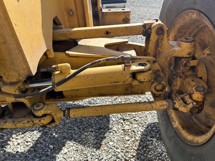 deere-770bh-image-23