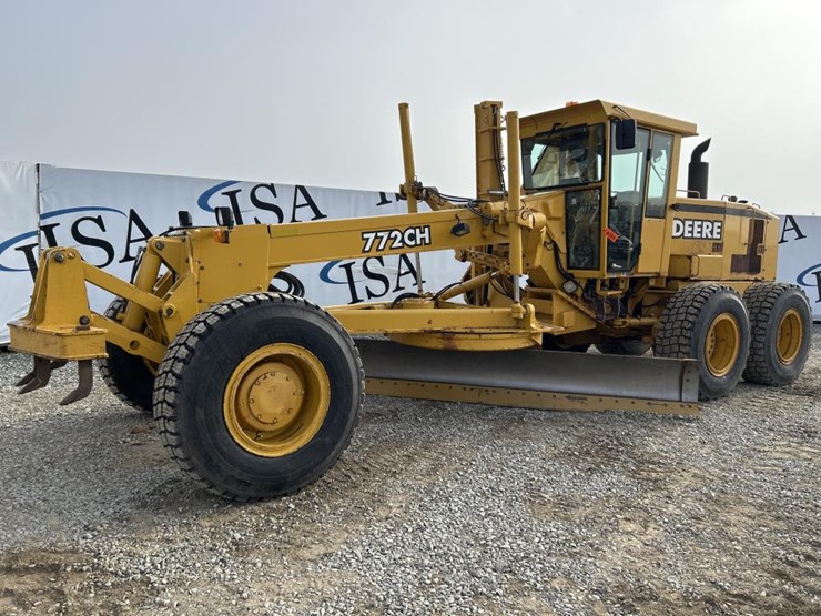 2001-deere-772ch-image-1